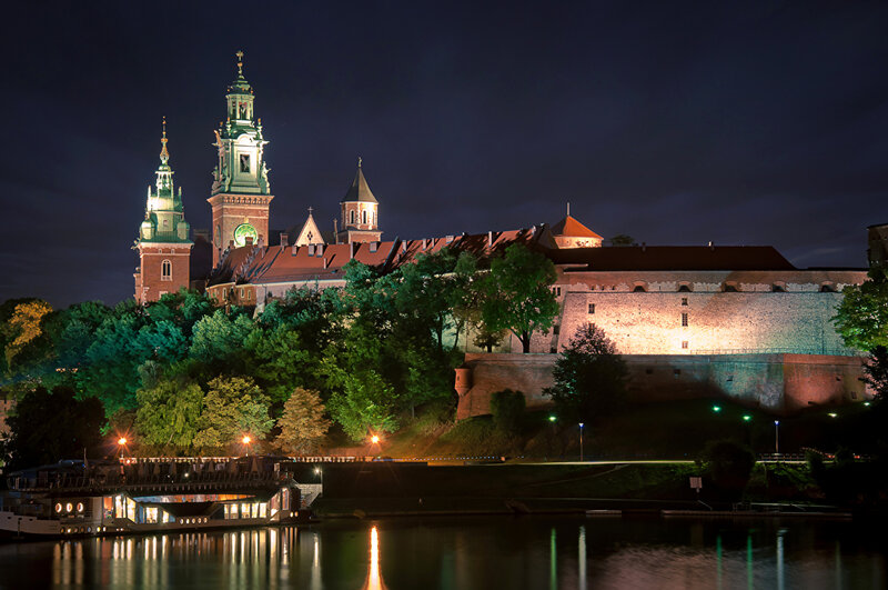Wawel Castle at Night — Black