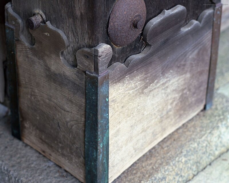 weathered wooden box corner
