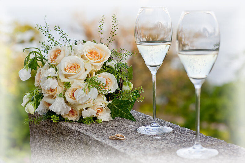 Wedding bouquet and glasses