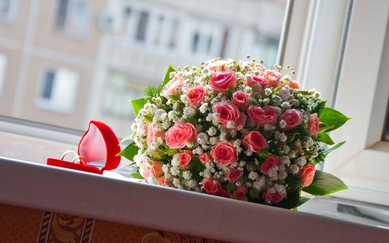 Wedding Bouquet and Rings — Pink, Calm