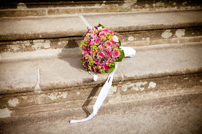 Wedding Bouquet on Steps — Pink