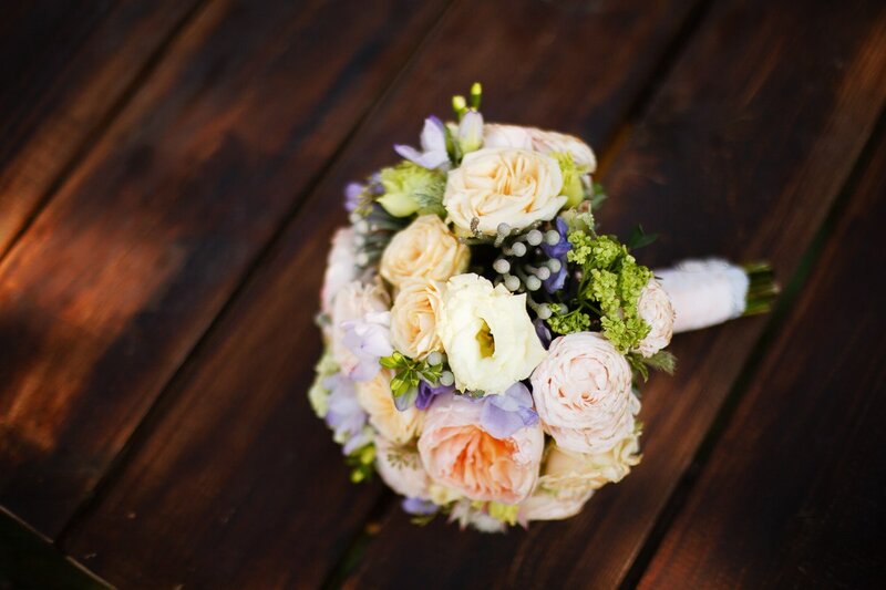 Wedding Bouquet on Wood — Beige