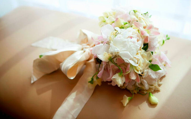 Wedding Bouquet with Ribbon — White