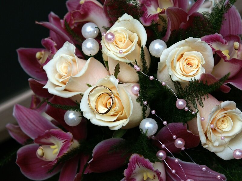 Wedding Bouquet with Rings — White, Elegant