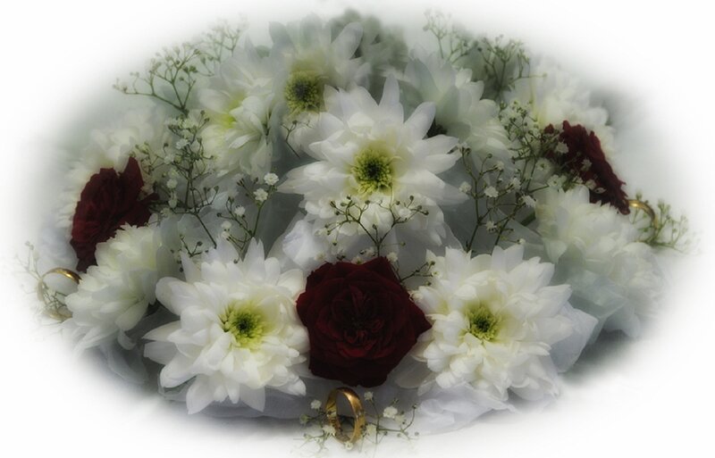 Wedding Bouquet with Rings — White, Romantic