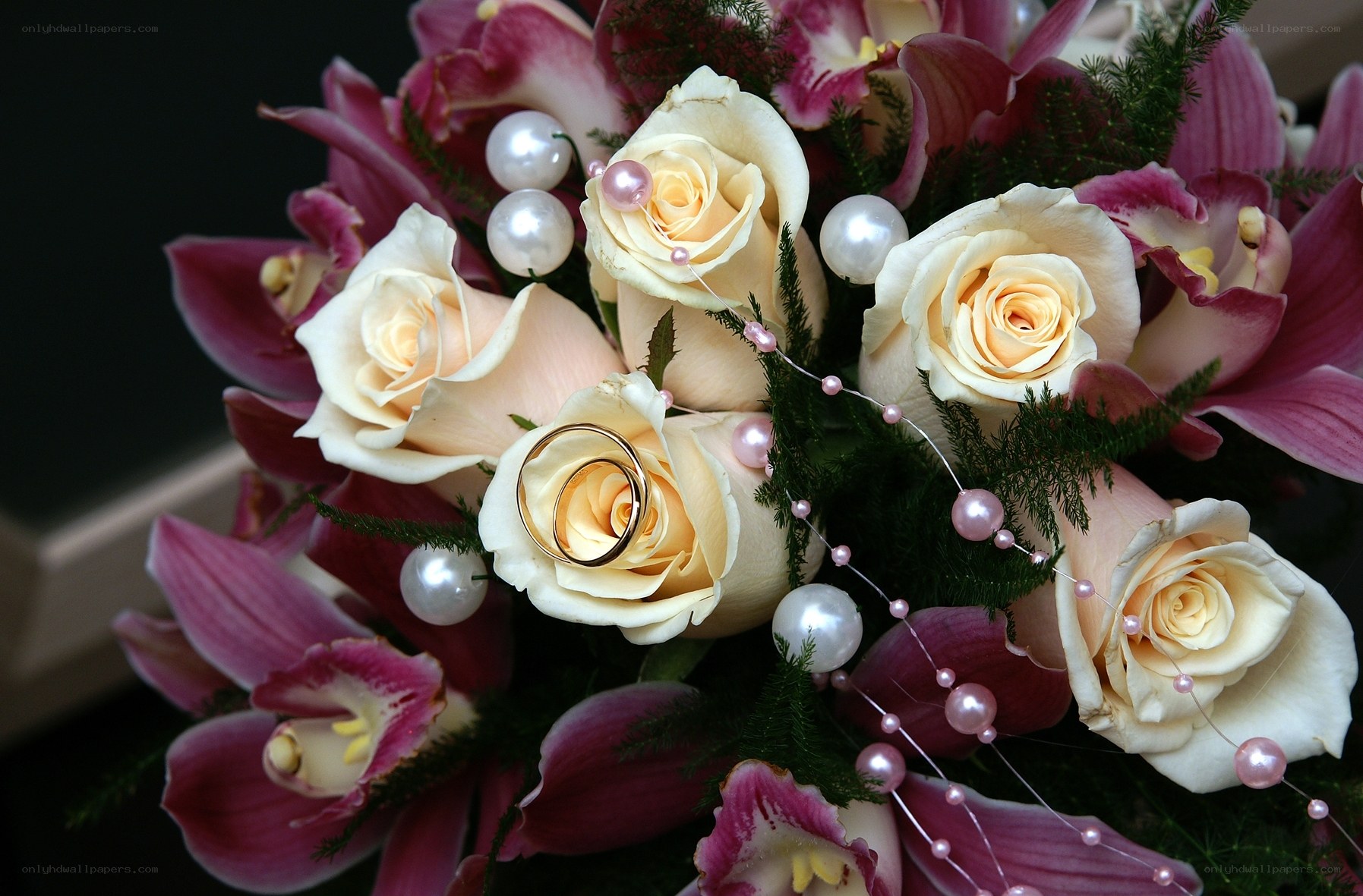 wedding bouquet with rings