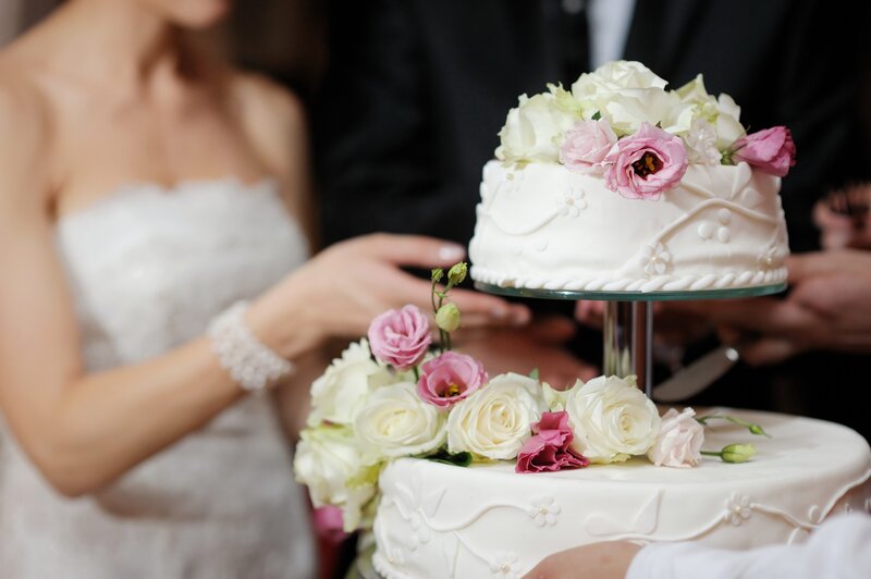 Wedding Cake with Couple