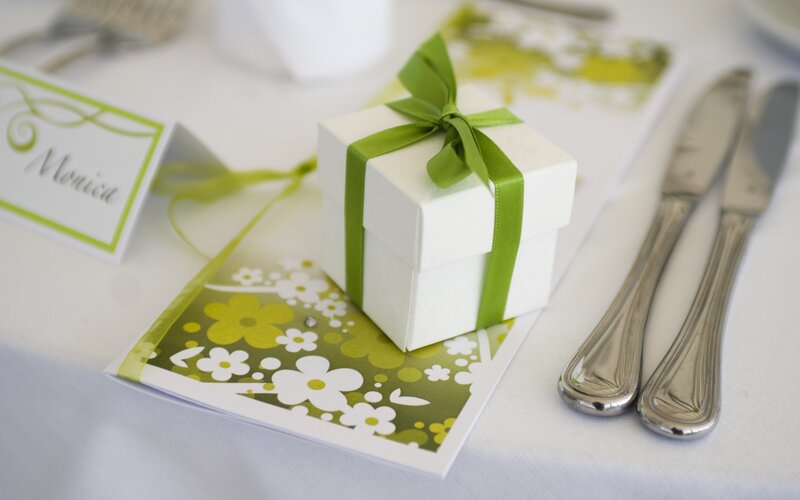 Wedding favor with green ribbon