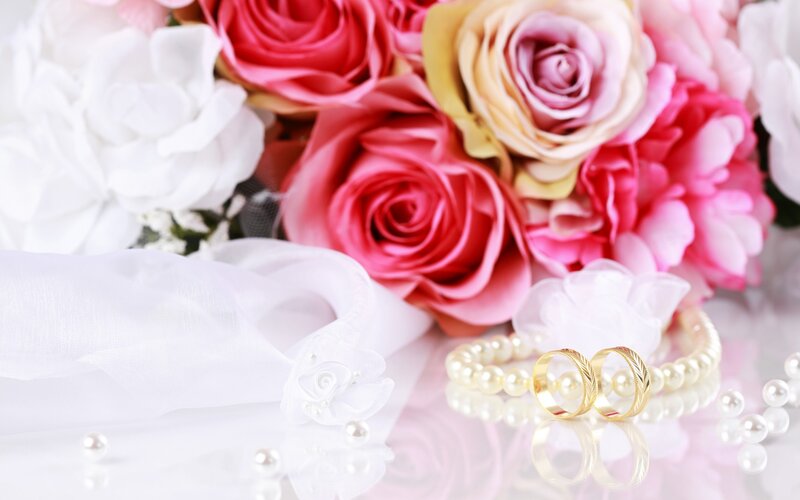 Wedding Rings and Flowers — Pink
