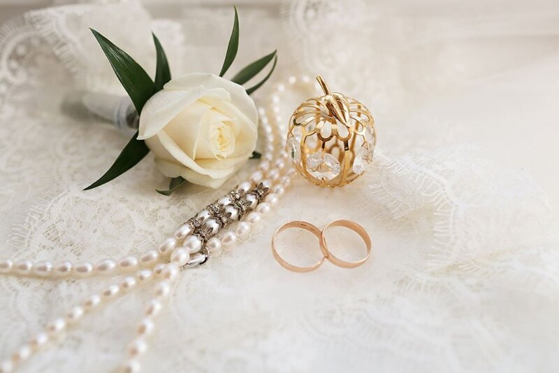 Wedding Rings and Rose — White