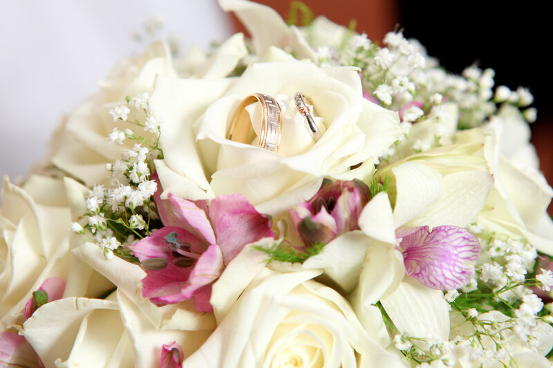 Wedding Rings in Bouquet — White
