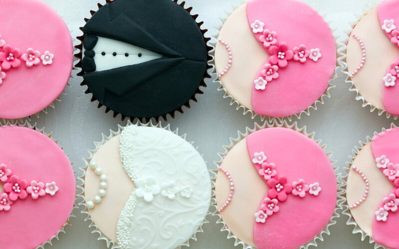 Wedding-themed cupcakes