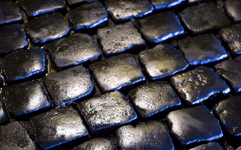 Wet Cobblestone Pavement — Black