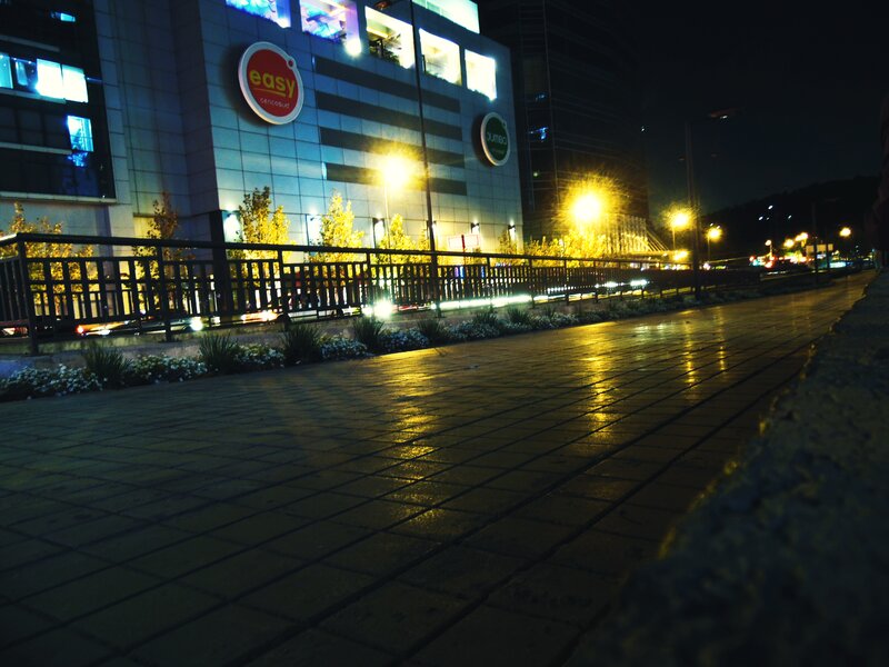 Wet Sidewalk at Night — Black