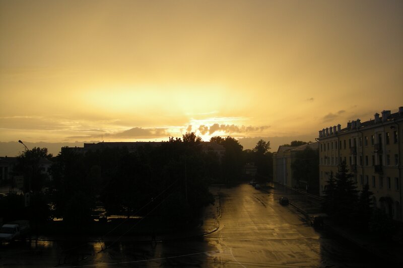 Wet Street at Sunset — Yellow