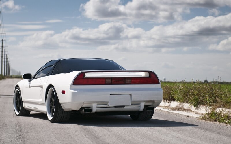 white acura nsx on road