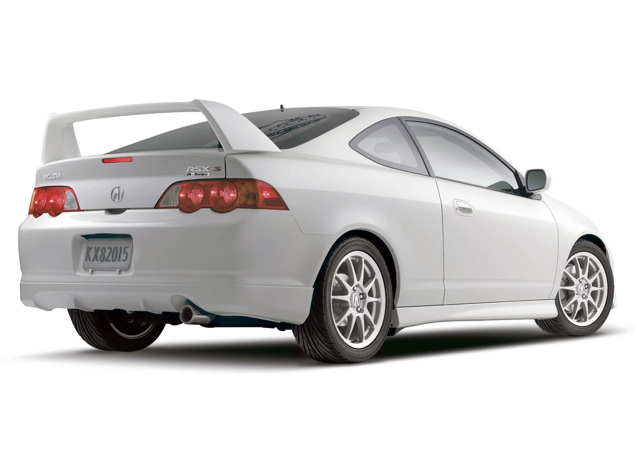 white acura rsx-s coupe