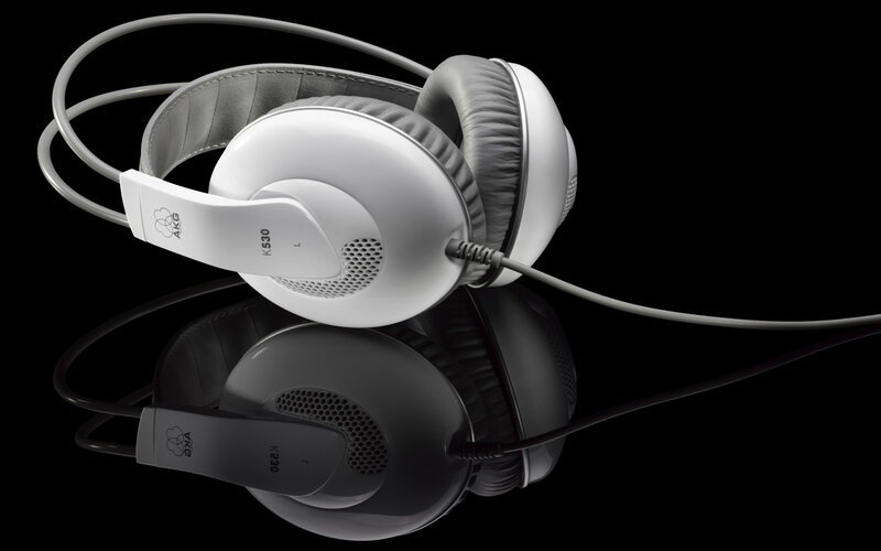 white akk k530 headphones