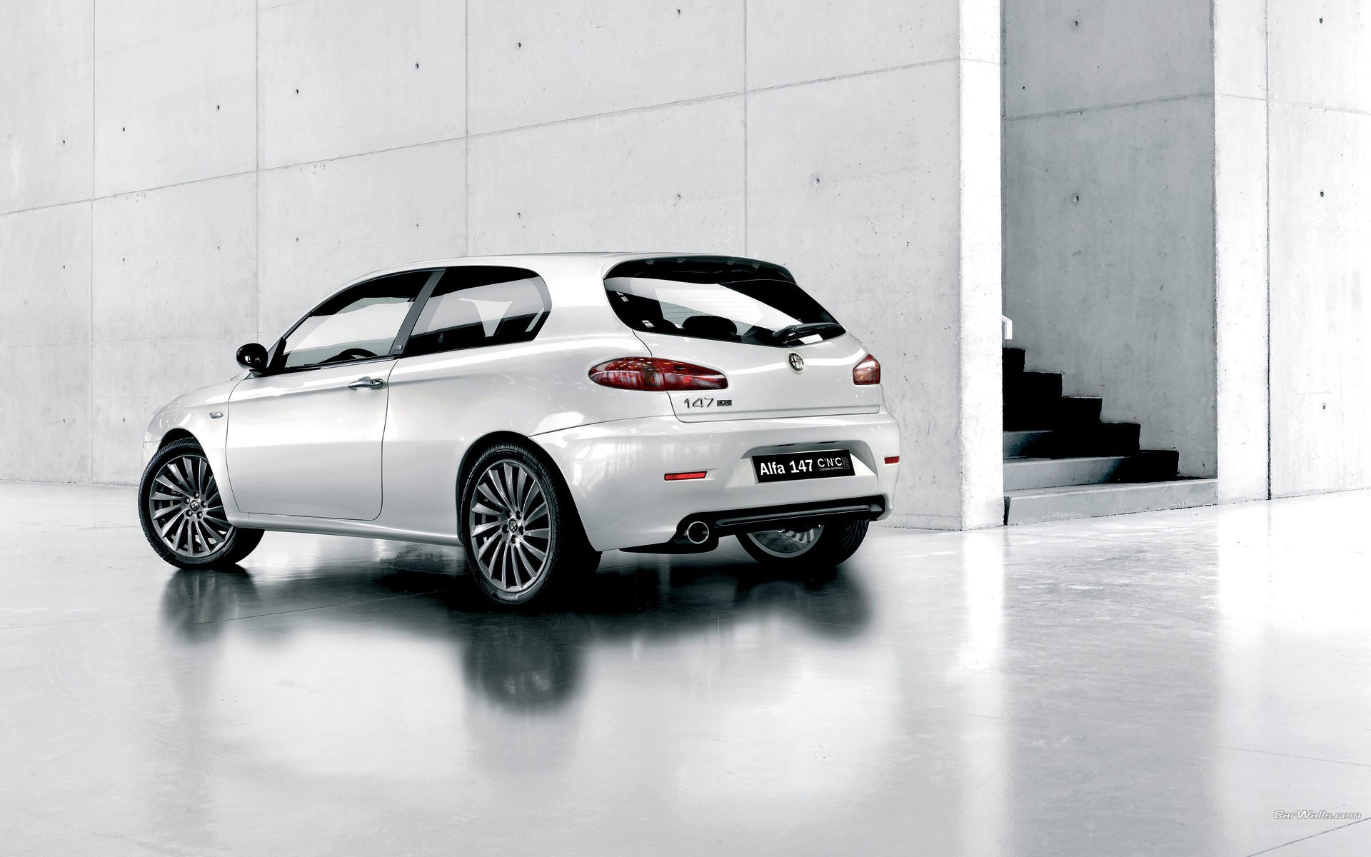 White Alfa Romeo 147 CNG