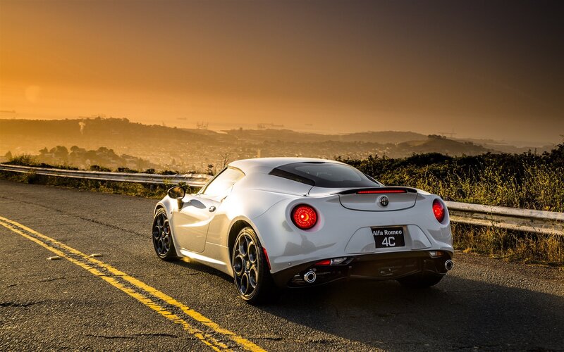 White Alfa Romeo 4C