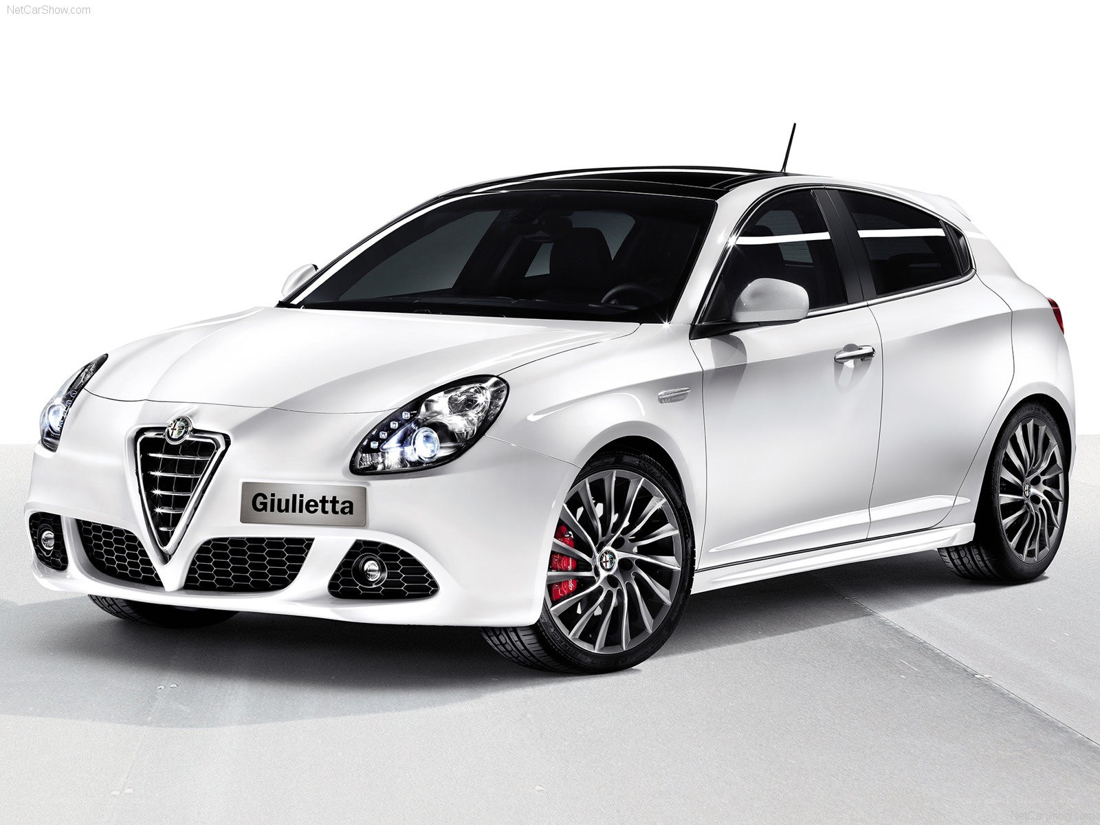 White Alfa Romeo Giulietta