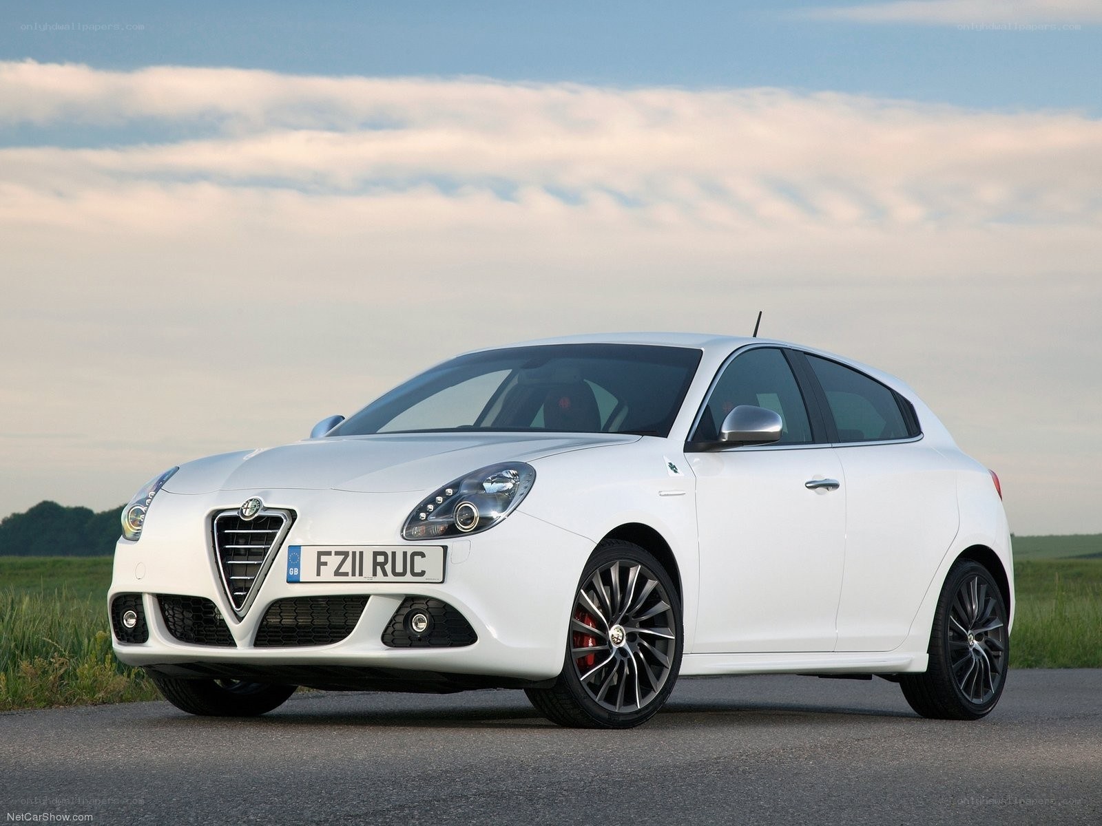 white alfa romeo Giulietta