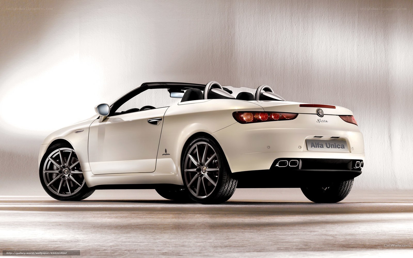 White Alfa Romeo Spider