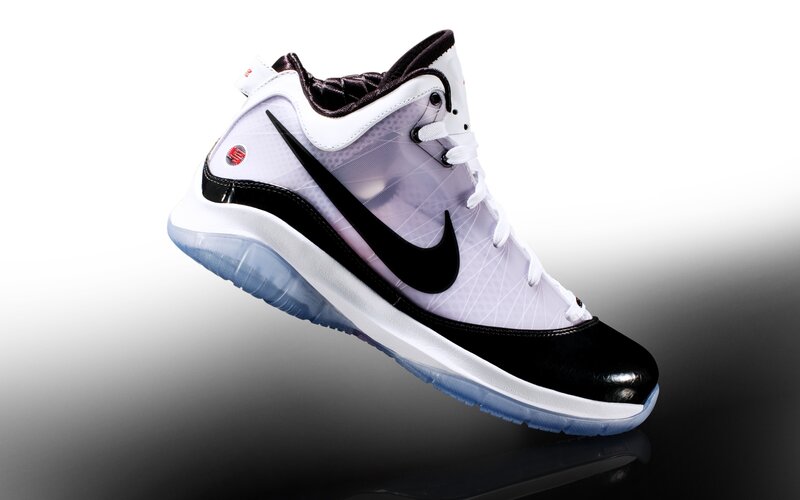 white and black basketball shoe