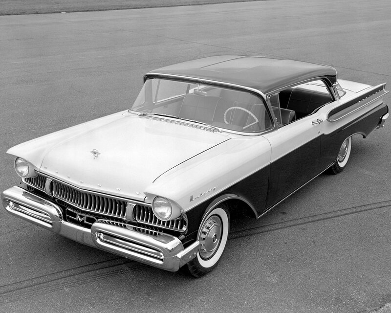 White and Black Car — Neutral, Photograph