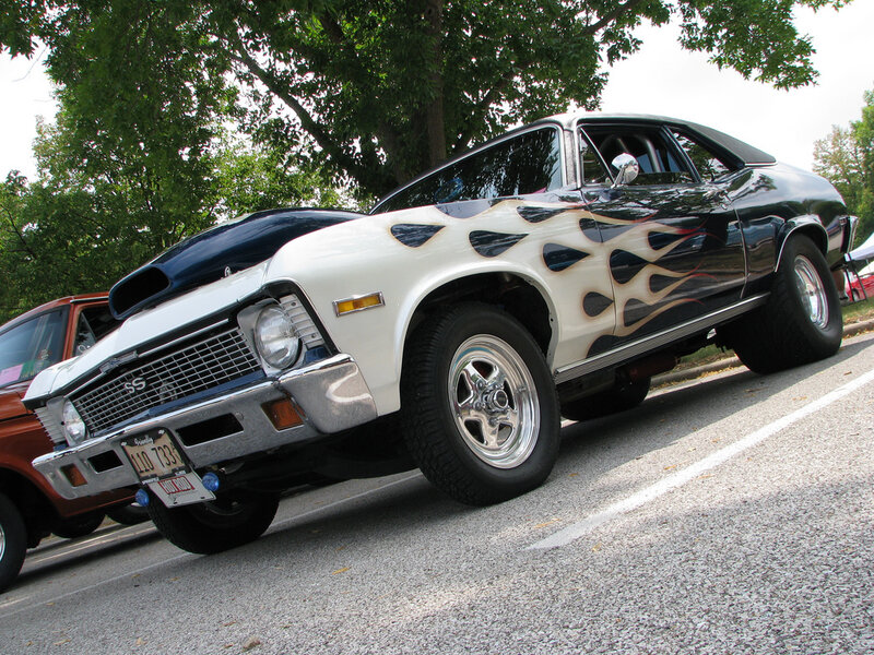 White and Black Muscle Car — Calm