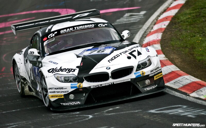 White and Black Race Car — Dynamic, Photograph, Race Track, Tire Marks