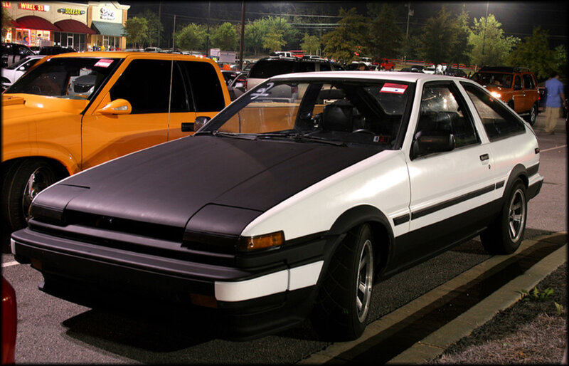 white and black toyota ae86