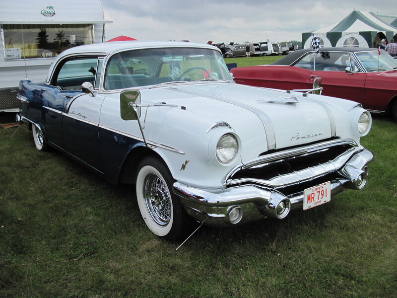White and Blue Classic Car — Calm