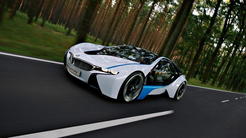 White and Blue Concept Car — Dynamic