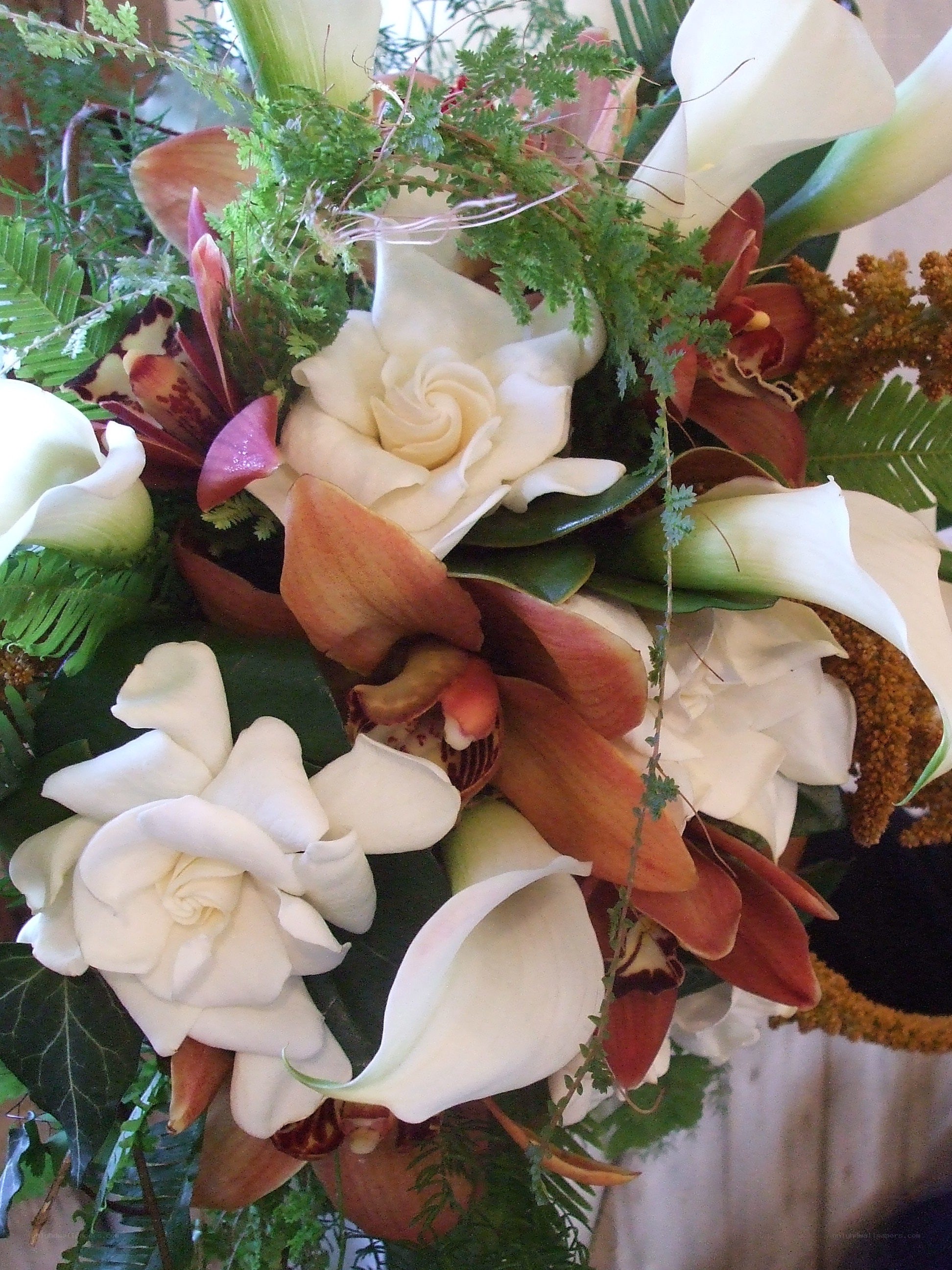 white and brown flower bouquet