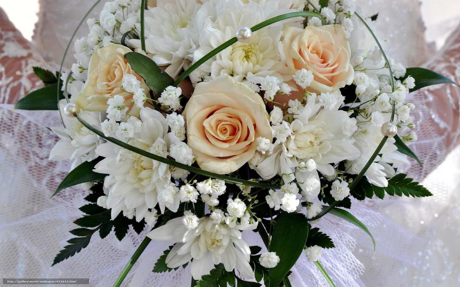 white and cream wedding bouquet