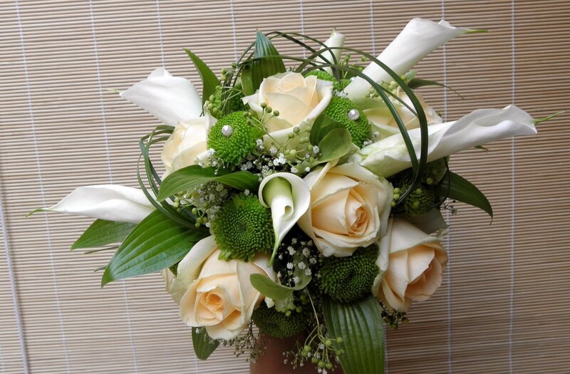 White and Green Bouquet — Elegant