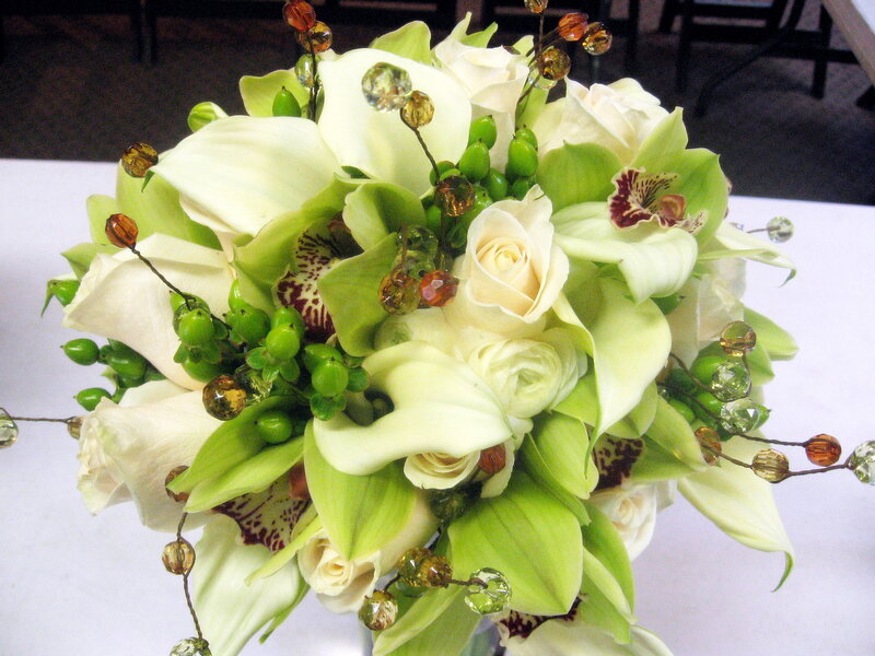White and Green Flower Bouquet — Calm