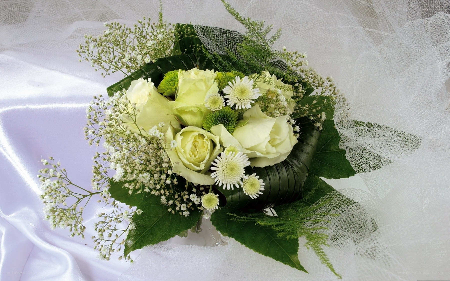 white and green wedding bouquet