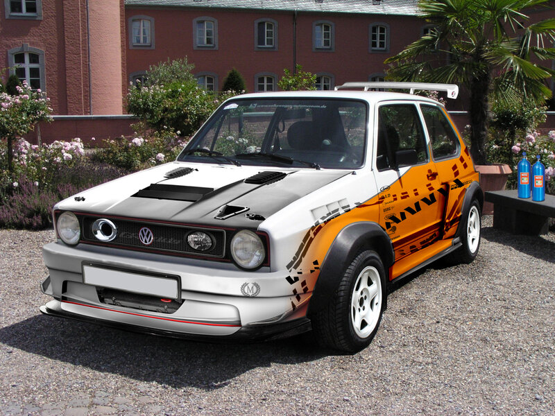 White and Orange Race Car — Calm