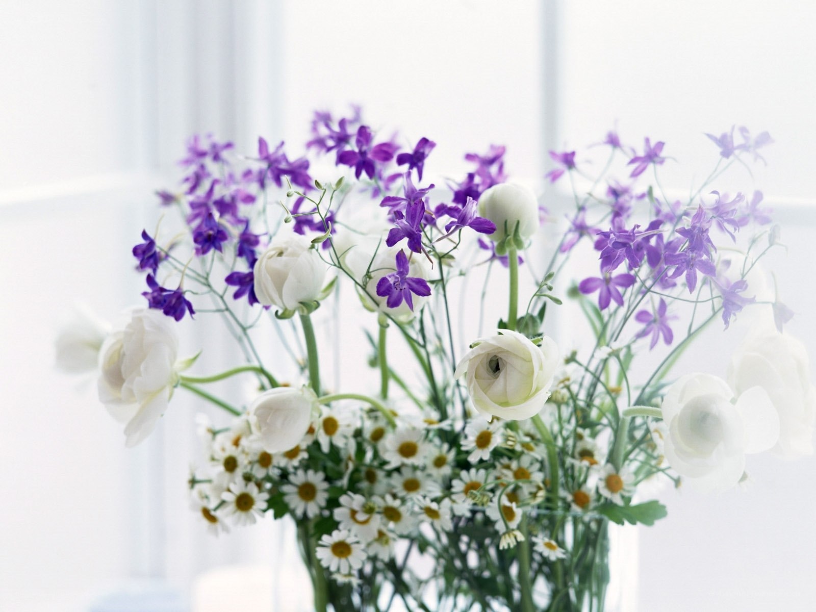 White and purple flower bouquet