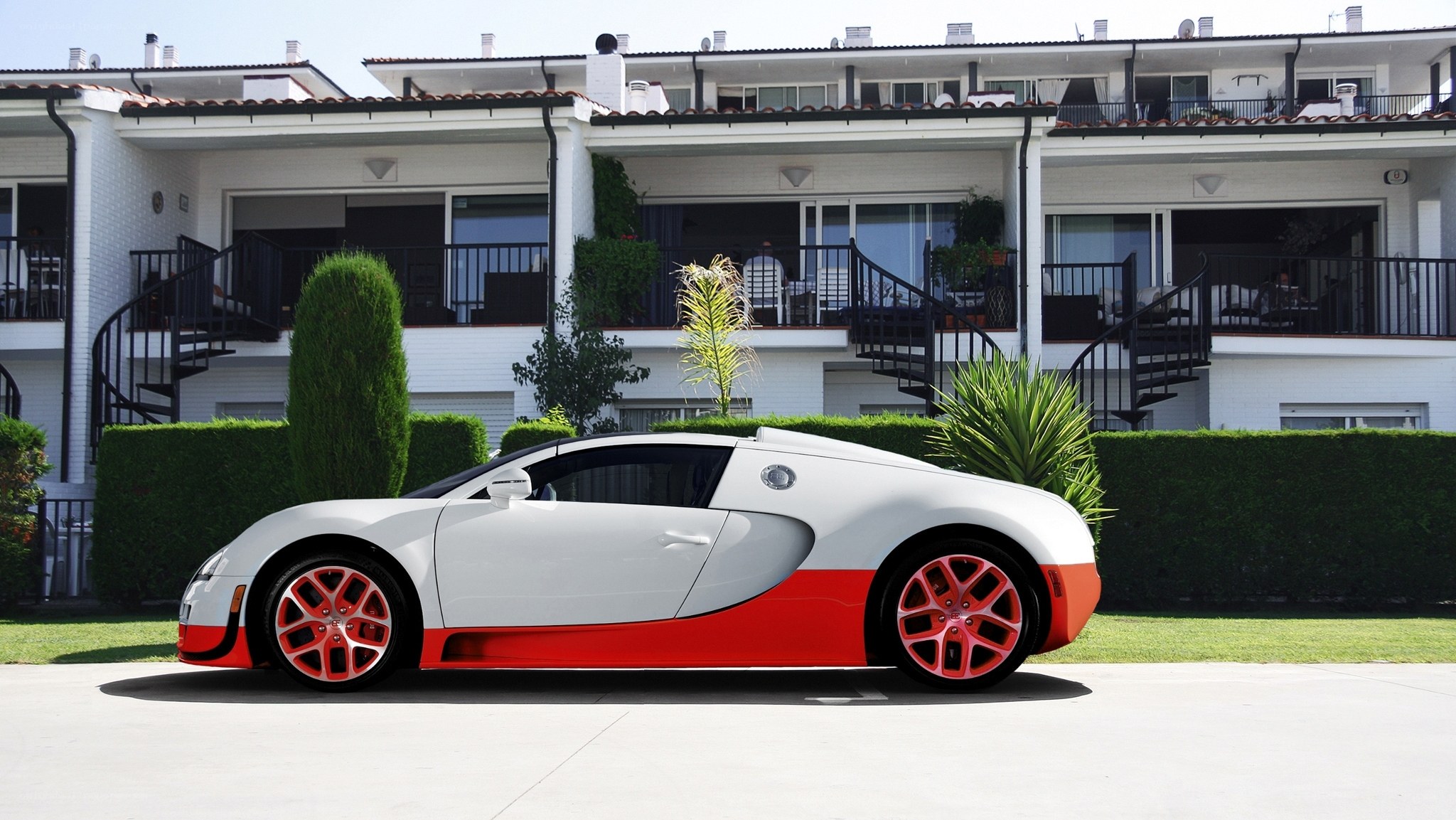 White and red Bugatti Veyron