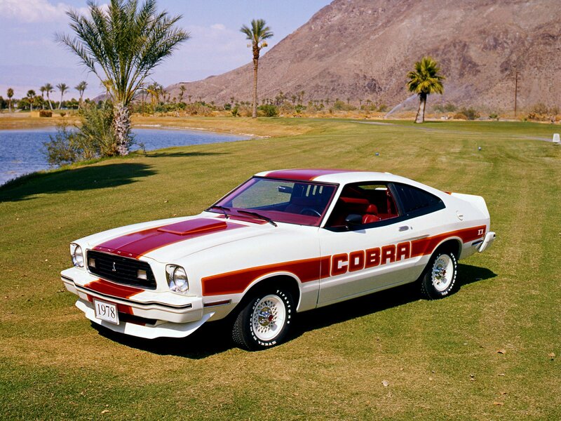 White and Red Car — Serene