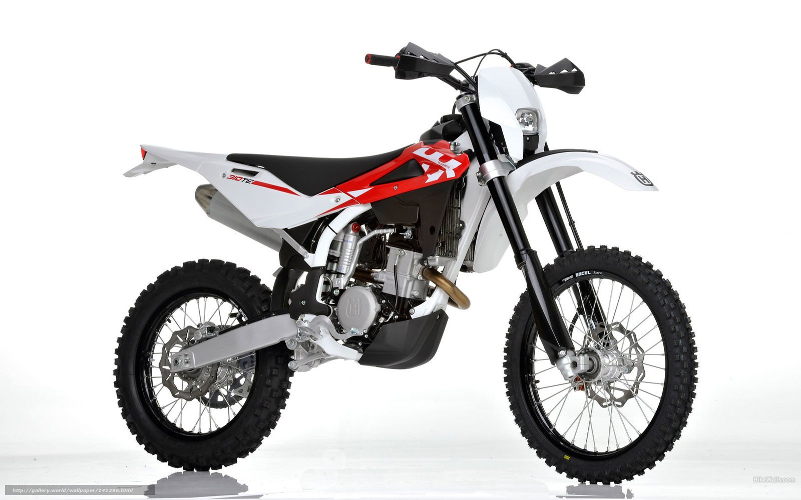 white and red dirt bike