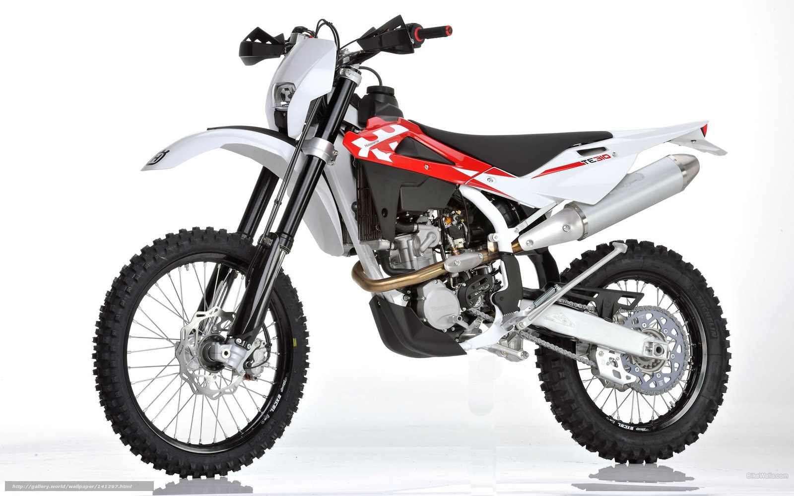 white and red dirt bike