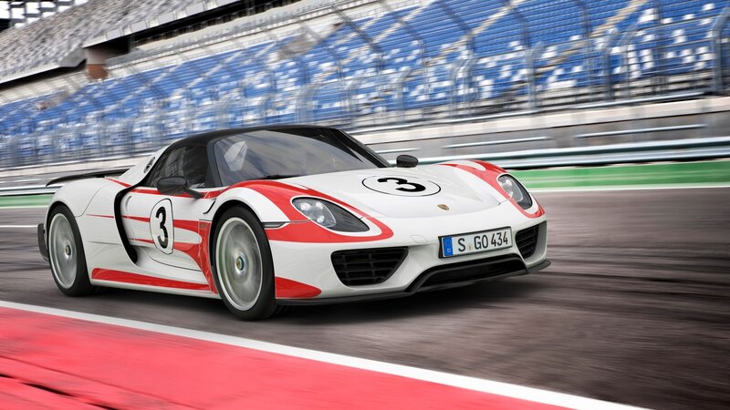 White and Red Race Car — Dynamic, Photograph