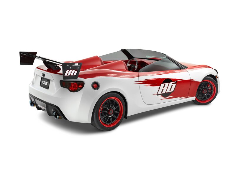 White and Red Race Car — Dynamic, Photograph, Wings