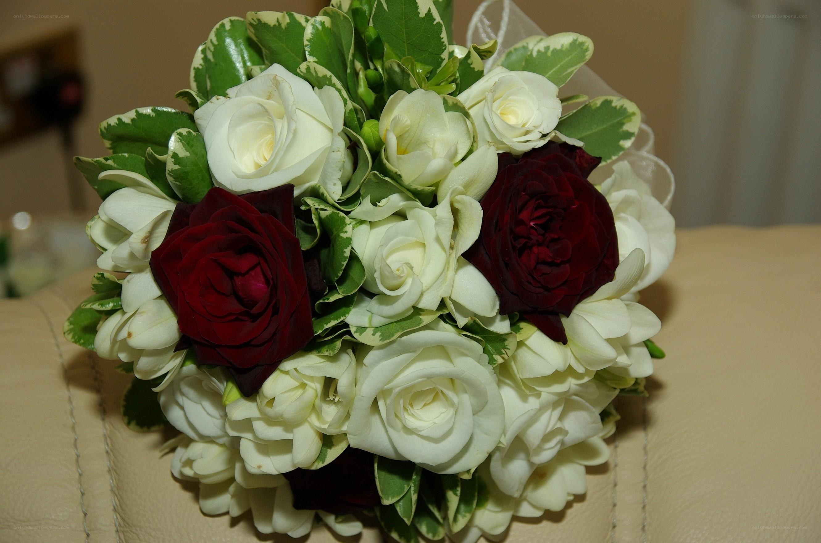 white and red rose bouquet