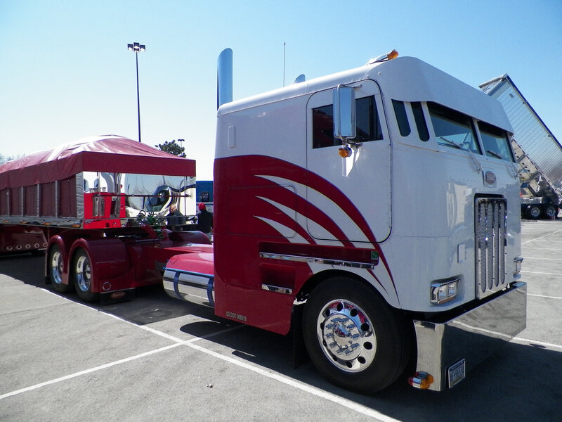 White and Red Semi-truck — Neutral