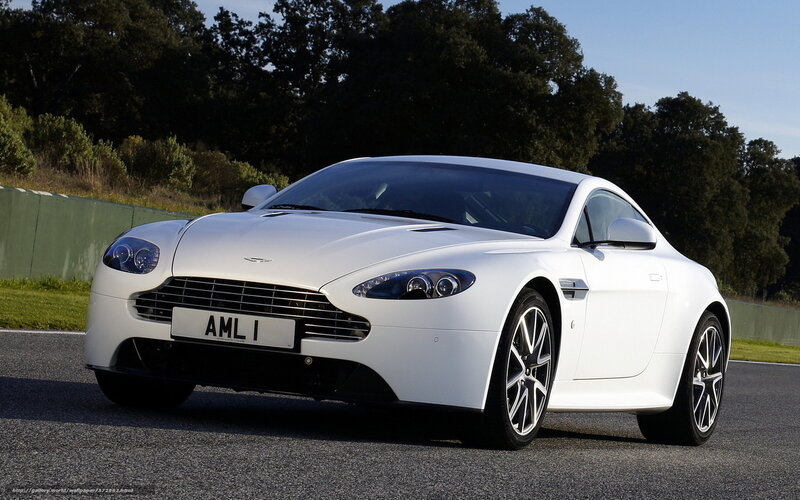White Aston Martin V8 — Calm